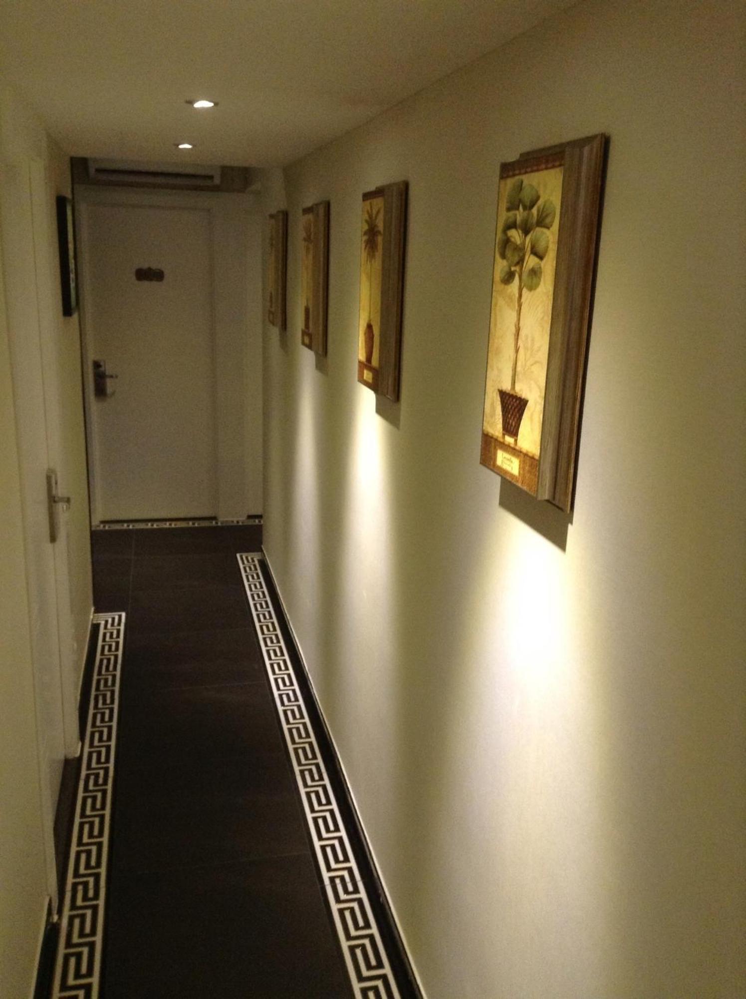 Seasons Hotel Hong Kong Exterior photo
